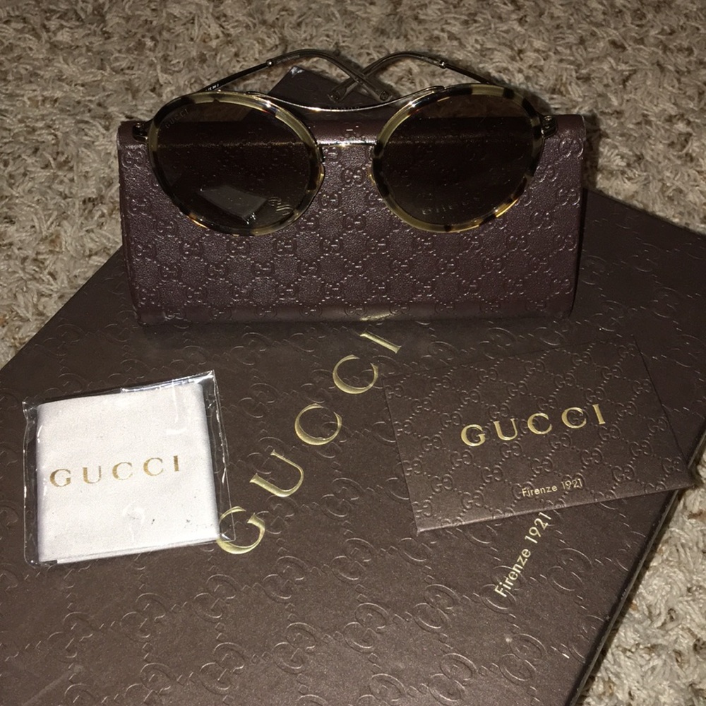 🚫SOLD🚫Women’s Gucci sunglasses
